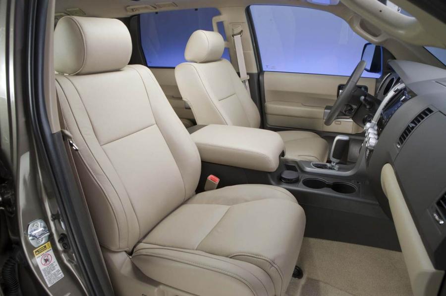  Toyota Sequoia 2013 года  (фото 14 из 50)